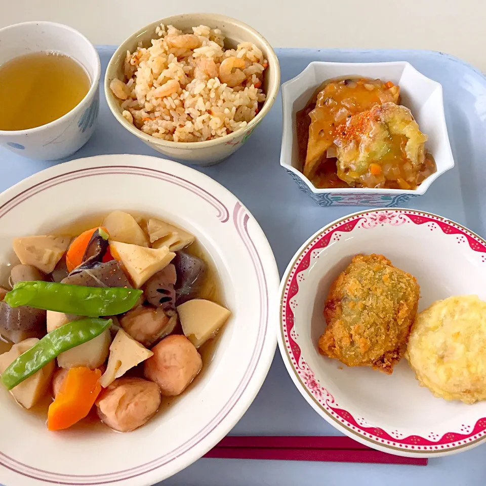 海老のつみれ団子煮、ピーマン肉詰めフライ&蓮根挟み揚げ、枝豆と豆腐のふんわり天、海老炊込みご飯|maixx ใหม่さん