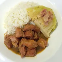 Pork goulash served with Rice pilaf and braised white cabbag|PrAcさん