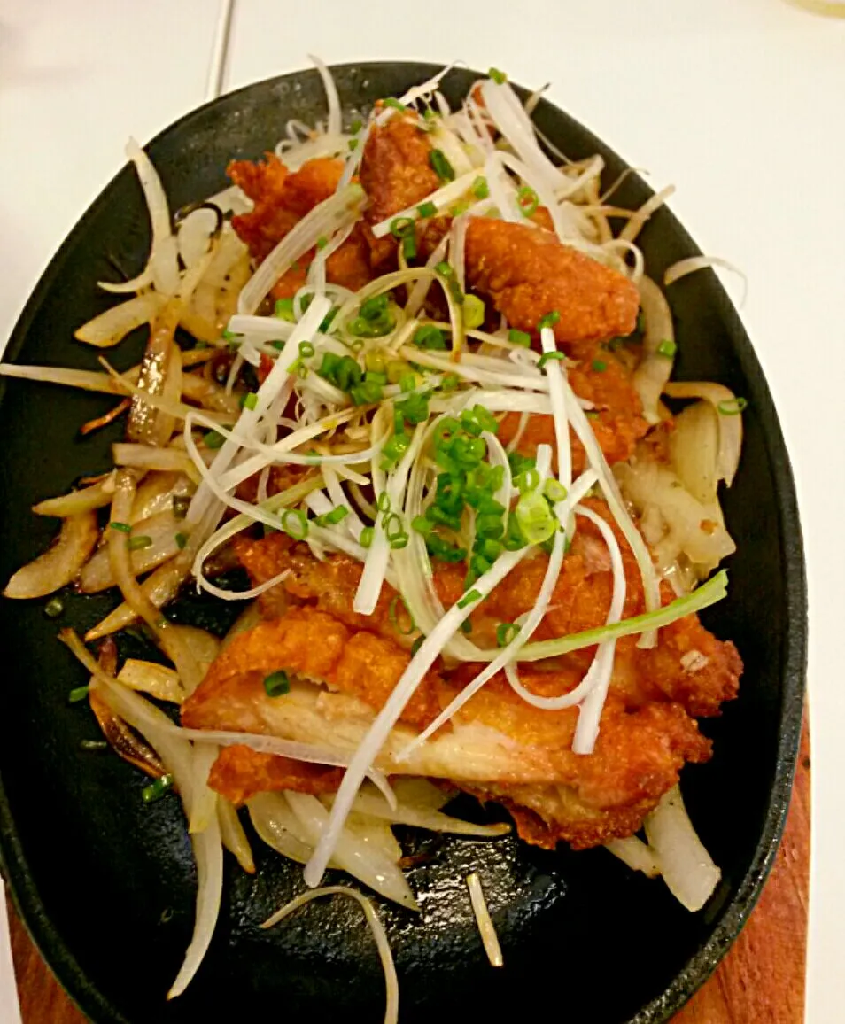 Chicken  Karaage Hot Plate|Jeab Lertさん