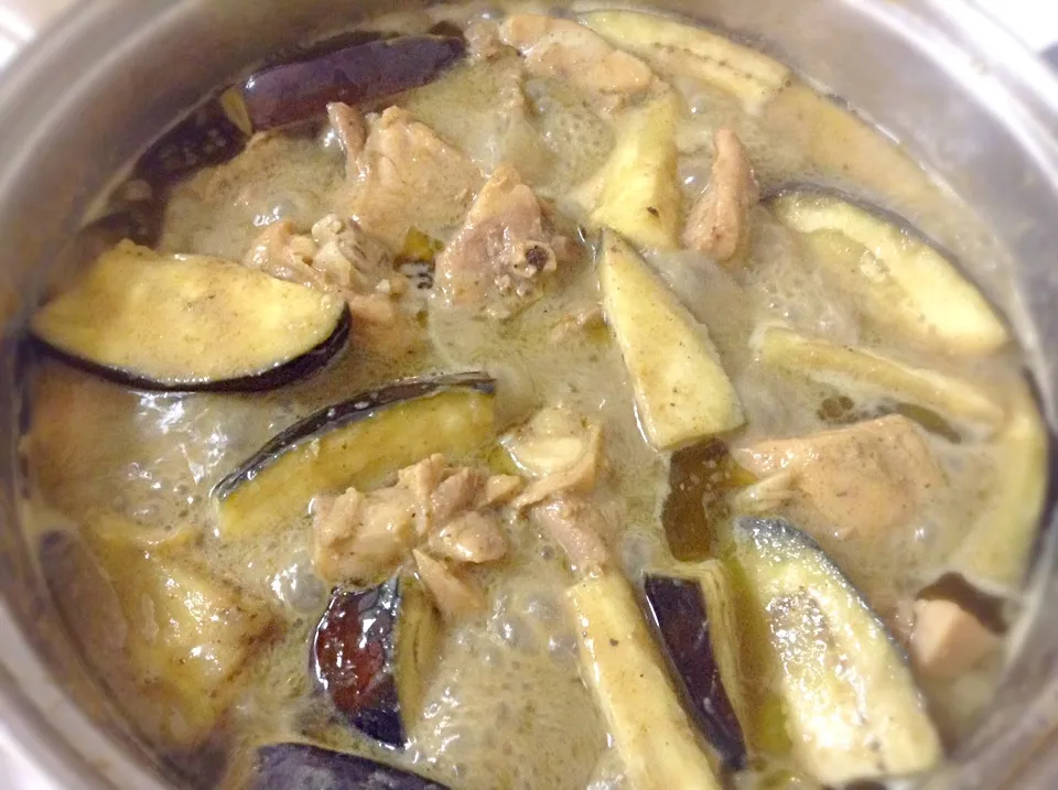 Snapdishの料理写真:GrEeN ChiLi ChiCken CuRrY..|GeMzKiTchさん