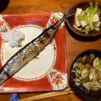 Snapdishの料理写真:秋刀魚 セロリとイカ炒め 味噌汁|Ayumi Taguchiさん