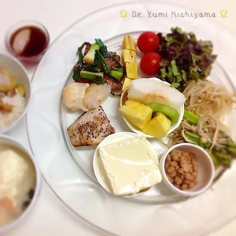 今日の「ドクターにしやま由美式ダイエットプレート」のご紹介です‼︎12時の位置のトマトから時計周りに順番に食べて健康になりましょう‼️ドクターY'sクラブのセミナーも定期的に開催しています‼️|ドクターにしやま由美式時計回りダイエットプレートさん