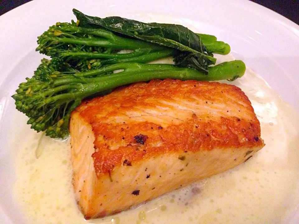 Plank roasted Salmon, lemon caper sauce|sgさん