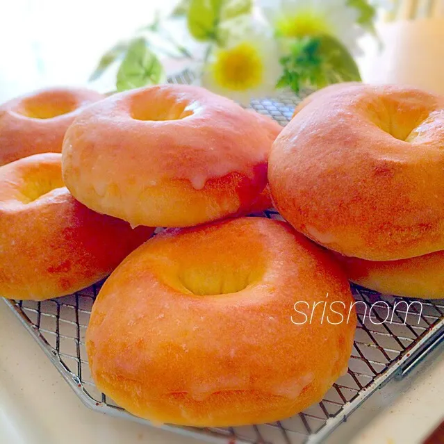 Snapdishの料理写真:りかちゃんのハニーグレーズ🍯🍋焼きドーナツ|なおさん