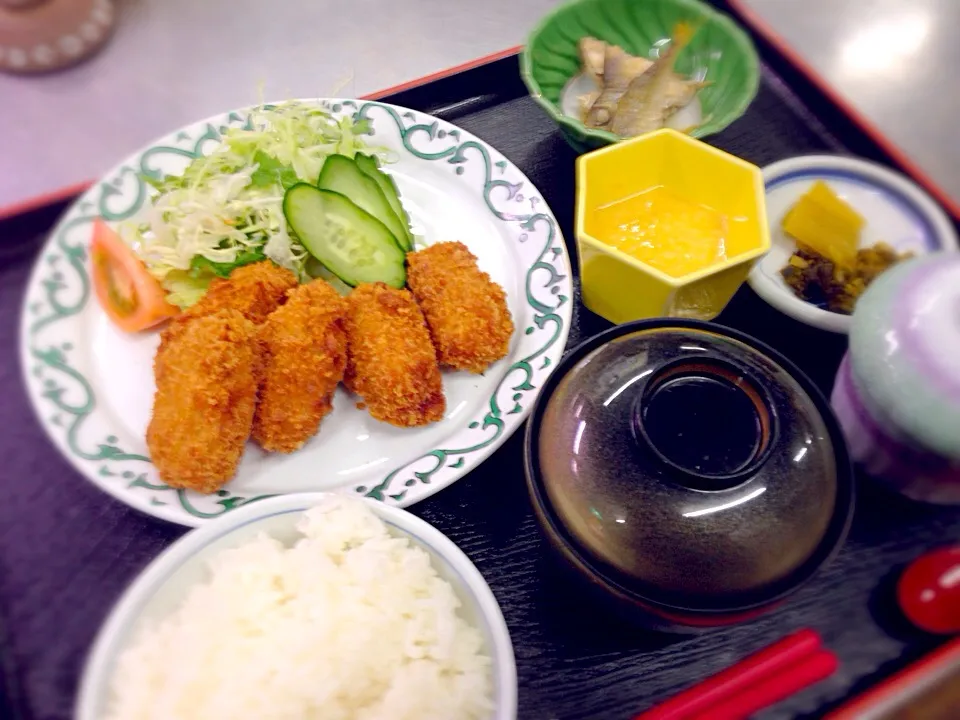 カキフライ定食|Takao  Izumiさん