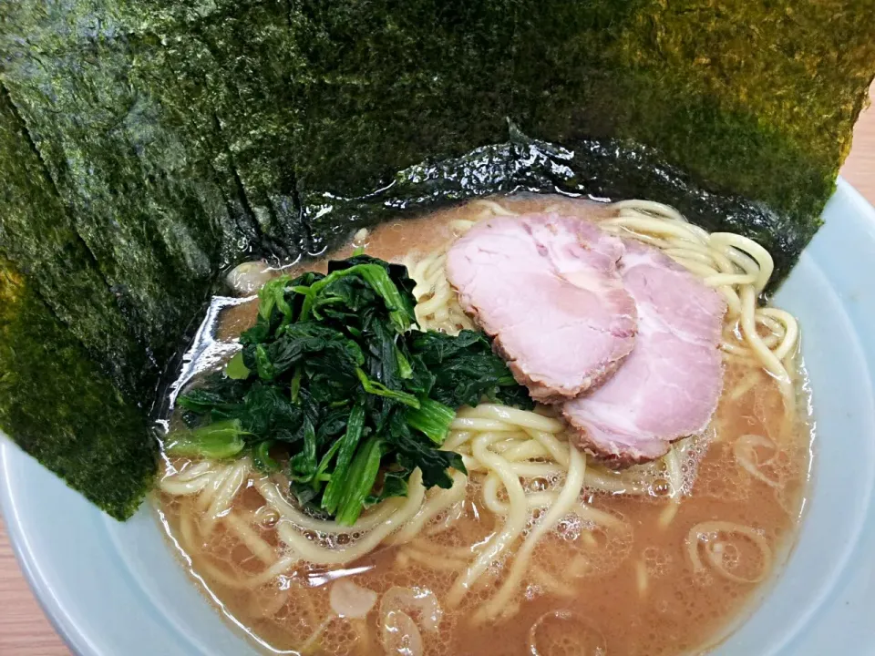 武蔵家のラーメン☆海苔増し。|けんさん