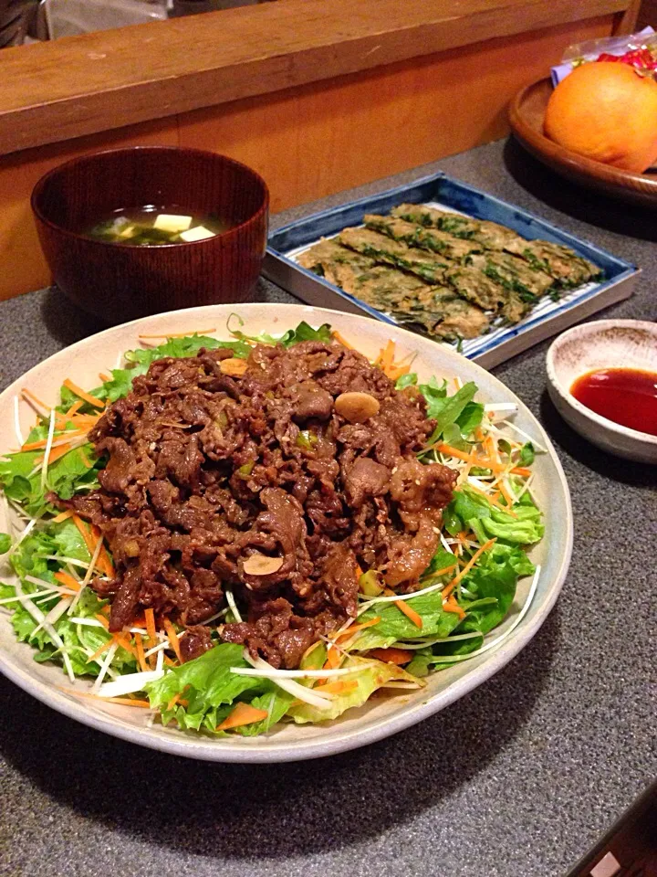 焼き肉サラダ、ニラひと束チヂミ|fusproutさん