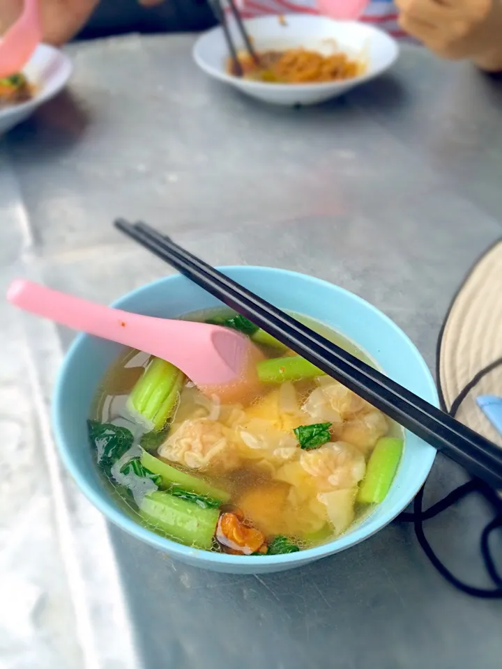 Wantan soup at Chulia street, Georgetown, MY>>>RM3.3 only!|Chalinee Kalyanamitraさん