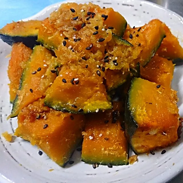 Pumpkin season！Pumpkin boiled and seasoned dry shrimp powder sesame oil！
Simple makes amazing ever！:)|roseさん