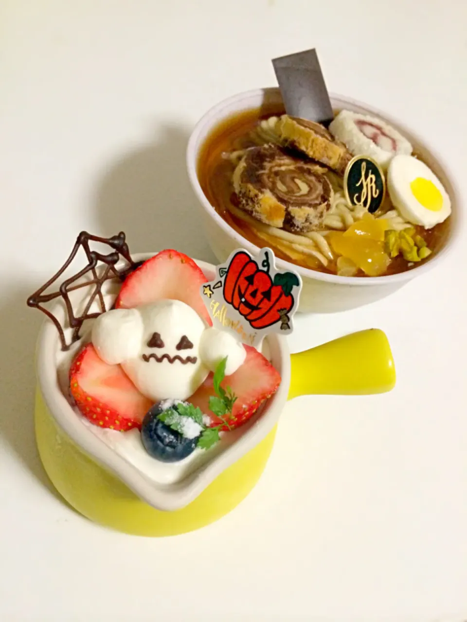 近所のケーキやさん💕サン ラファエルのなんちゃってラーメンケーキとハロウィンプリン 他にもなんちゃってがまだあります❤️|Ryokoさん