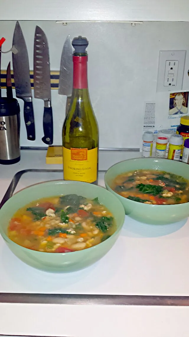 Snapdishの料理写真:Chicken sausage, canalinni bean & kale soup|Janice Floresさん