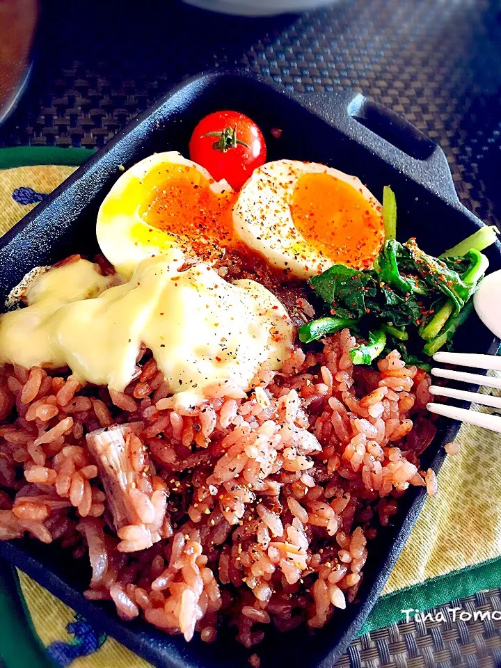 Sho-koさんの料理 Today Lunch is 炊飯器で簡単❗牛肉とキノコの赤ワインピラフ|Tina Tomoko😋さん