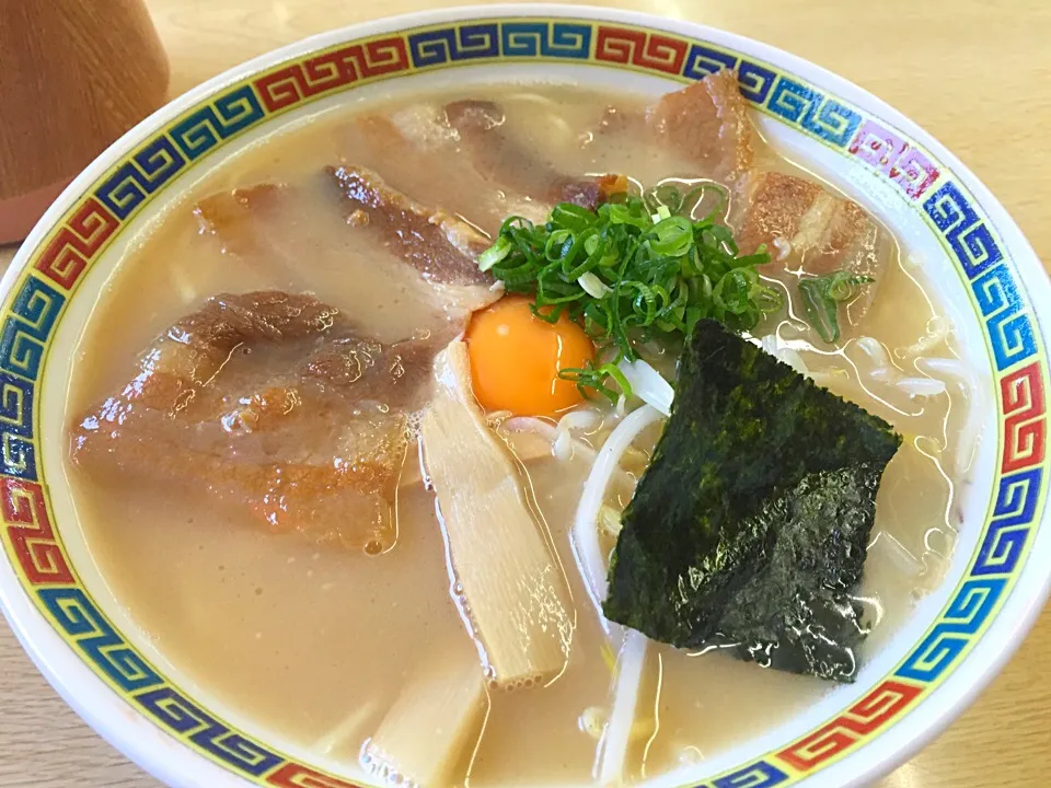 徳島ラーメン 肉玉子入り|流線形さん