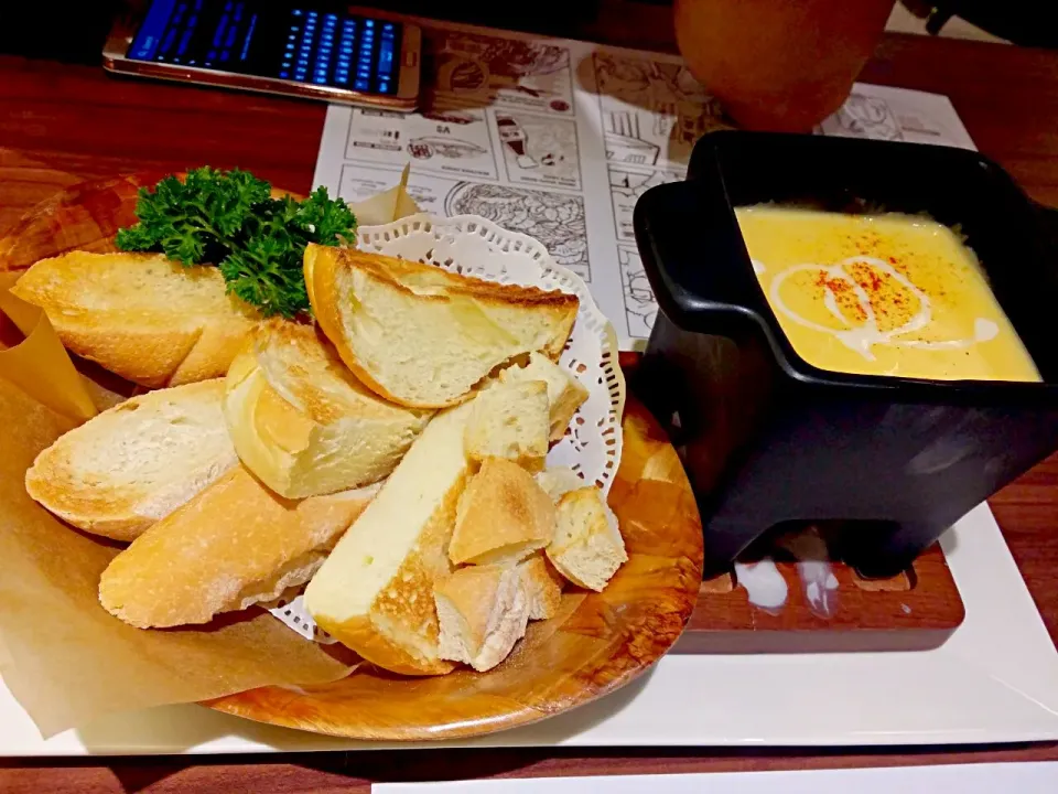 Cheese Fondue 😋😋😋 Slurp Slurp 👅👅|🌷lynnlicious🌷さん