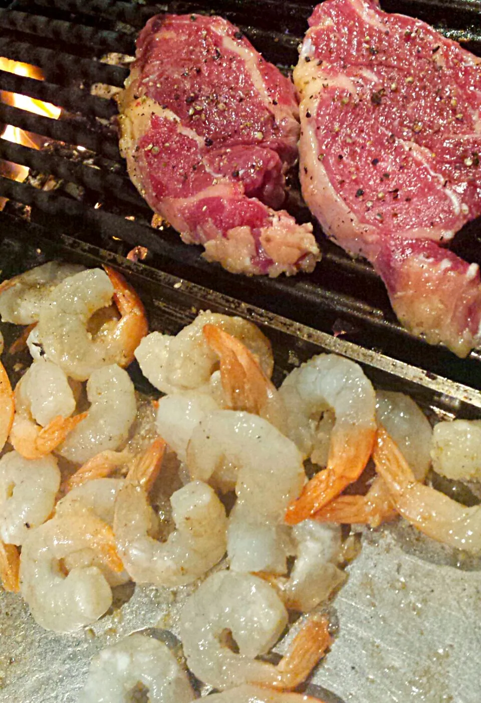 steak and prawns on the bbq♡♡♡|woodfiredさん