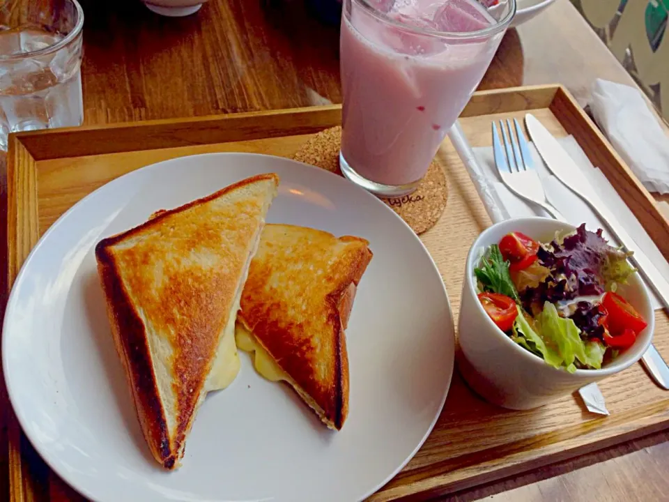 ホットサンドlunch♪|ソフトクリーム♪さん