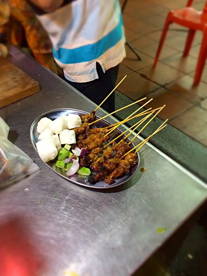 Sateh in Jonker street, Melaka MY(RM8 per stick)|Chalinee Kalyanamitraさん