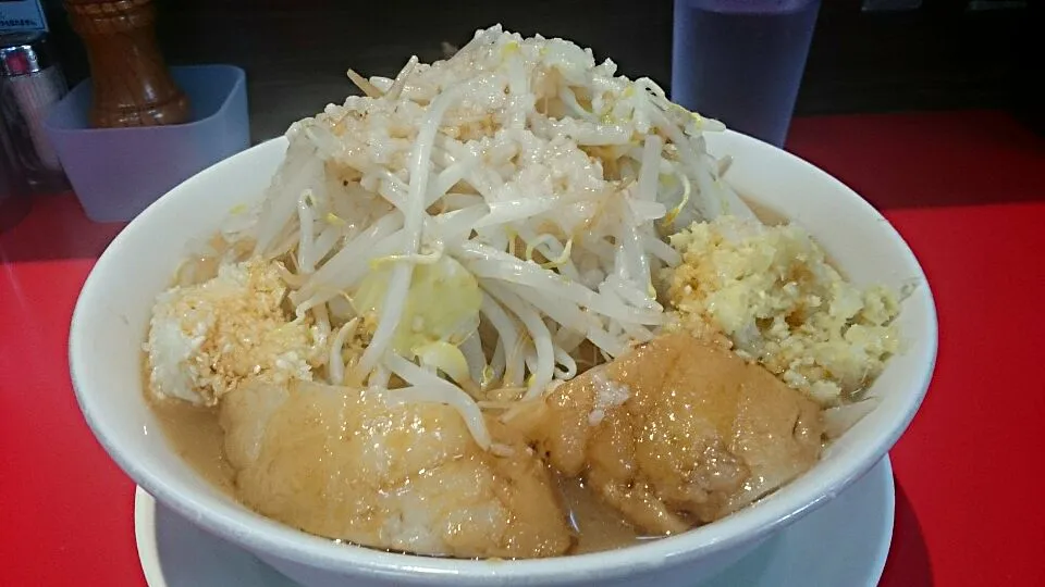 Snapdishの料理写真:用心棒のラーメン+豚１枚+ショウガW+脂ちょい+ニンニク @神保町|大脇さん