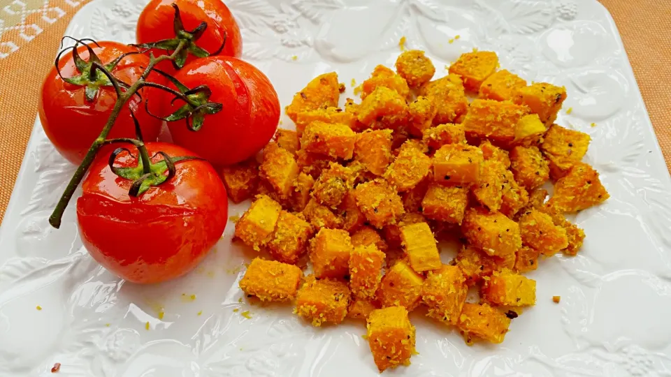 Snapdishの料理写真:Roasted Pumpkin and Truss Tomatoes|Kolinda Milatさん