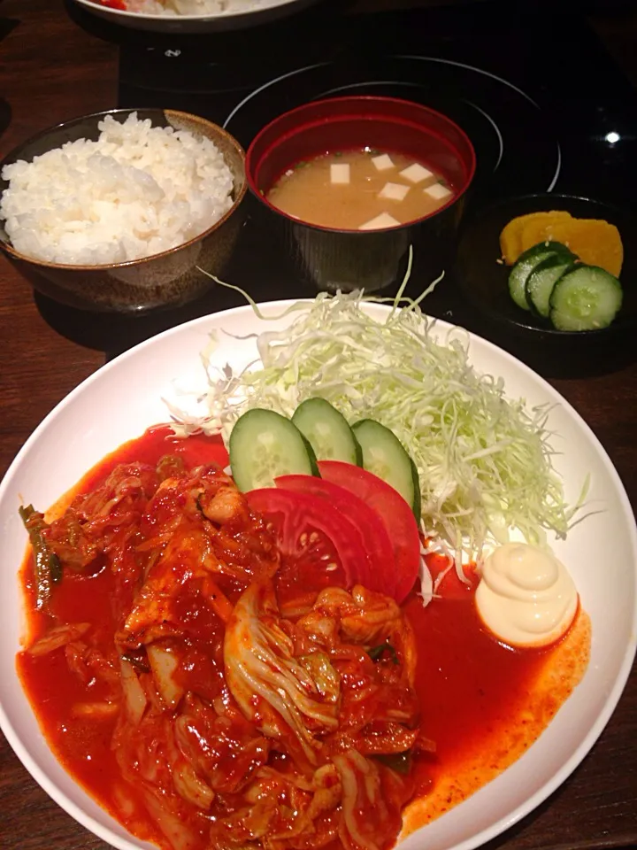 豚キムチ定食。ケチャップ入れた⁈|浦野さん