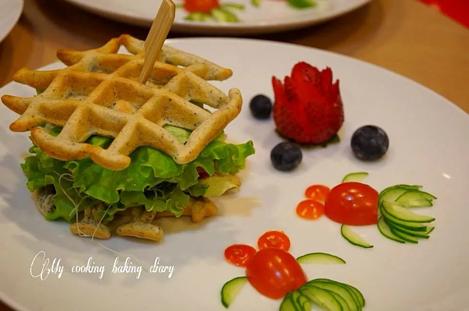 Breakfast #Organic Wholemeal Black Sesame Waffle Egg Sandwich #Fish CherryTomatoes🐟🍅#Strawberry🍓🌹#Papaya#YogurtDrink😉|Jenny Yenneeさん