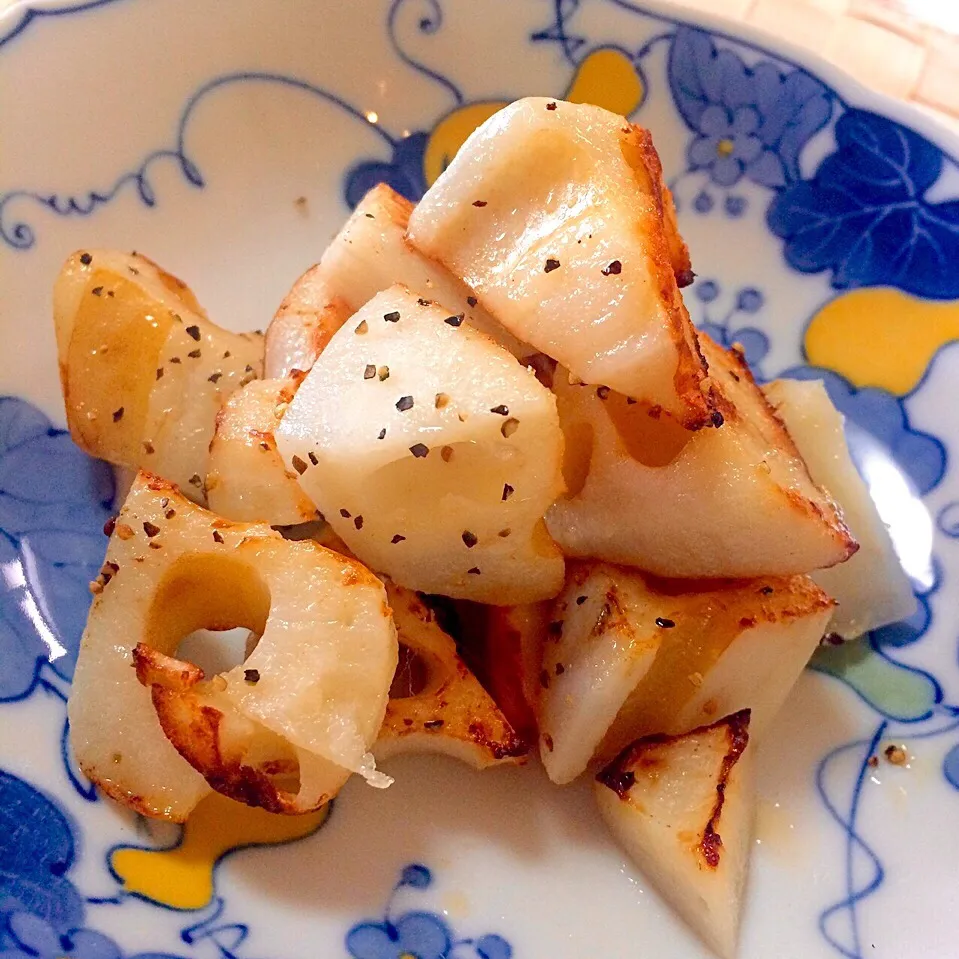 ころころ焼きレンコン〜塩とごま油で ♪|angiee♡さん