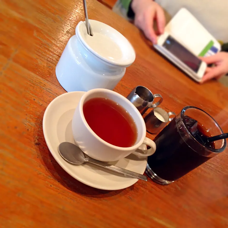 紅茶とアイスコーヒー|めりさん