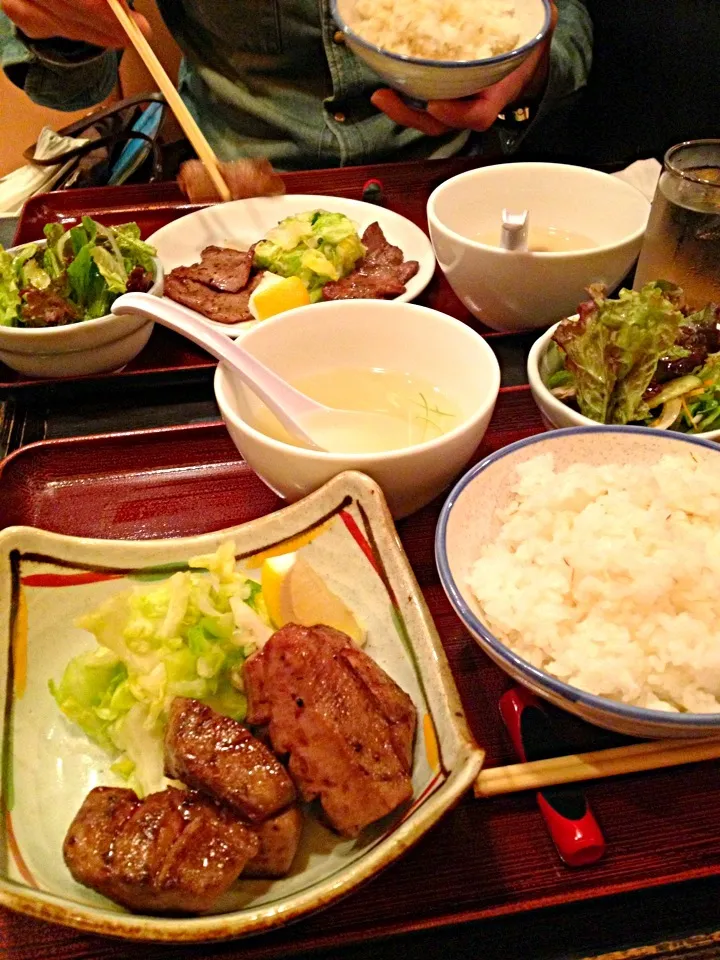 Snapdishの料理写真:牛タン厚切り塩焼き定食🐮✨|K.Sさん