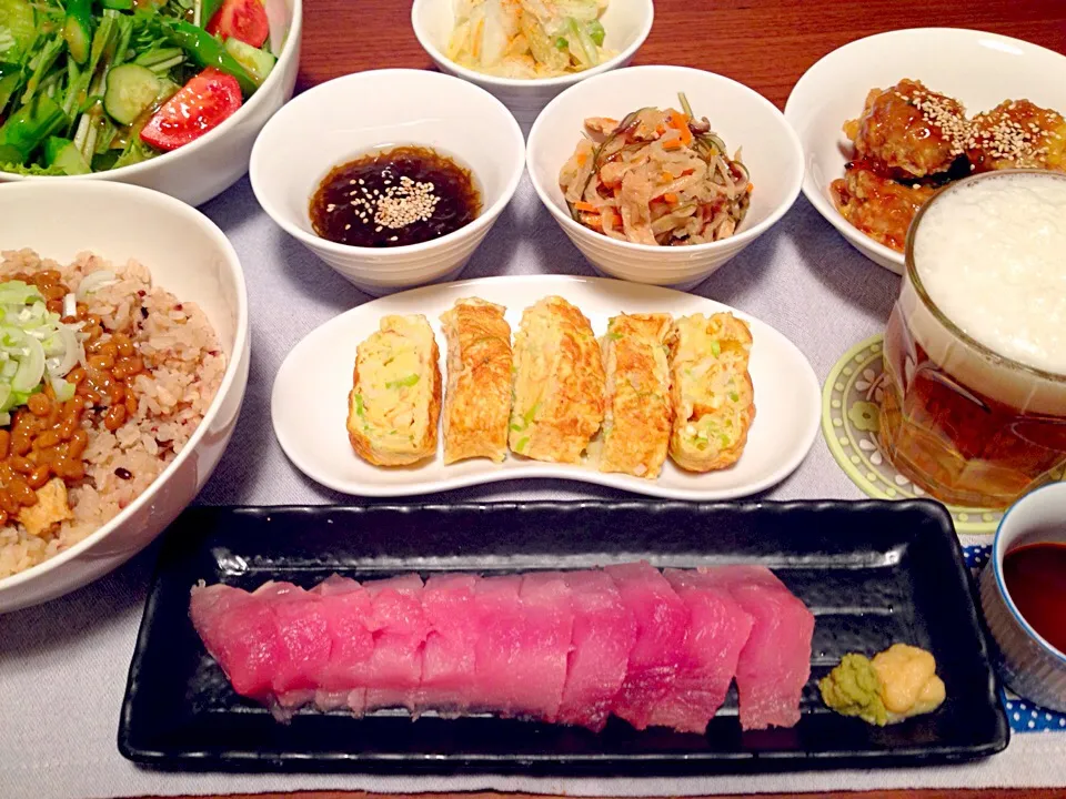 びんちょうまぐろの刺身＊ねぎ出し巻き卵＊茄子の挟みあんかけ＊グリーンサラダ＊雑穀納豆ご飯(^o^)|basilさん