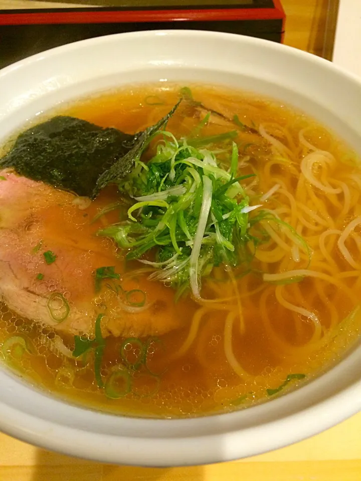 Snapdishの料理写真:梅田の大阪麺哲の醤油ラーメン|Kouki Tanabeさん