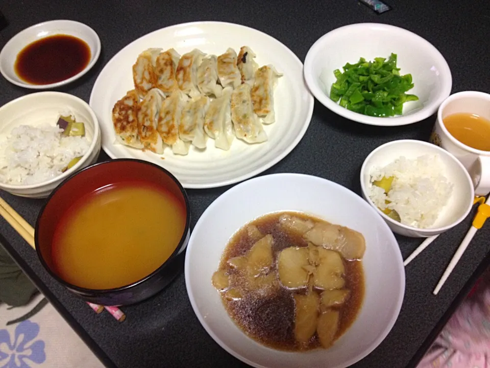 さつまいもご飯・煮魚・焼き餃子・ピーマン炒め|うるしちかさん