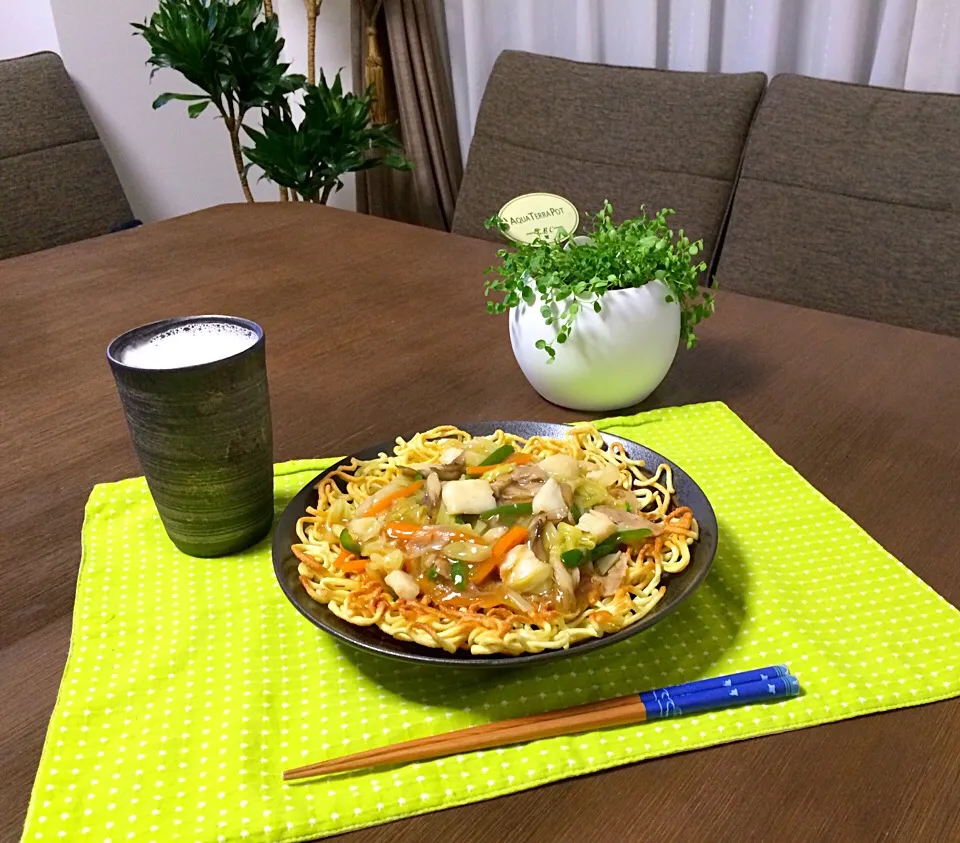 海鮮揚げ焼きそば、ビール|pentarouさん