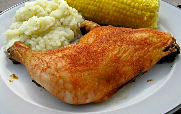 🍗 🍗 🍗 Smoked Paprika Herb Baked Chicken 🍗 🍗 🍗  Garlic Herbed Mashed Potatoes ☺ Yummmmmy Corn 🌽 on the cob 🌽 #Eat #Love #Pray 💓 😃 💓|Alisha GodsglamGirl Matthewsさん