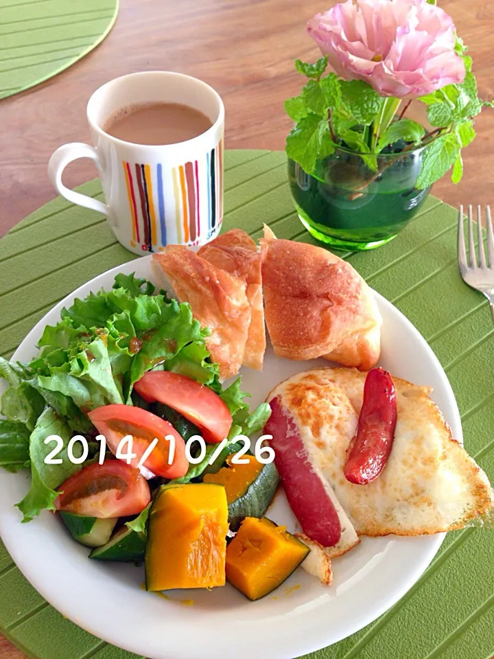 Snapdishの料理写真:朝ごはん 2014・10・26|ローゼルさん