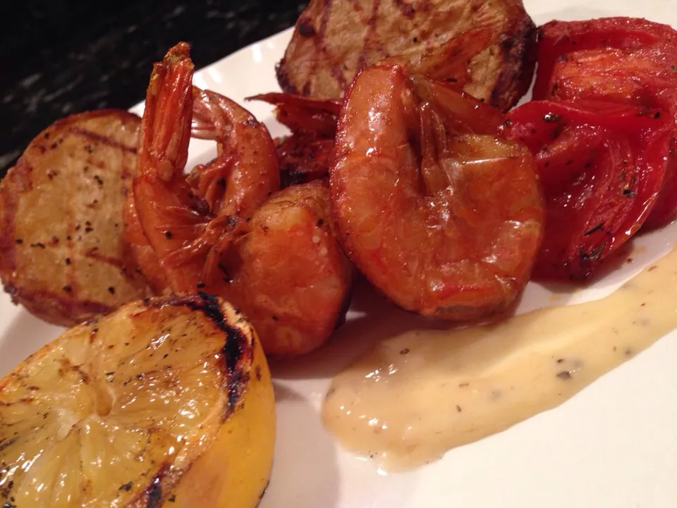 Cedar grilled shrimp with spicy lemon aioli.|Mike Foshéeさん