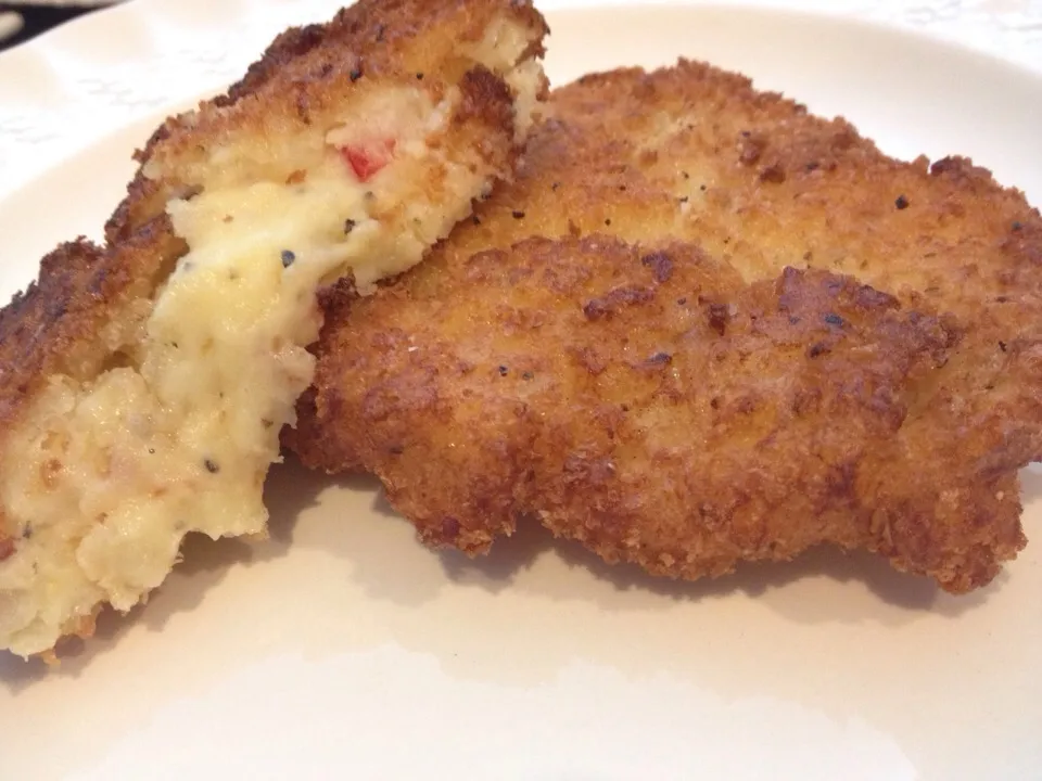 Snapdishの料理写真:Day after, mashed potato cakes.|Mike Foshéeさん