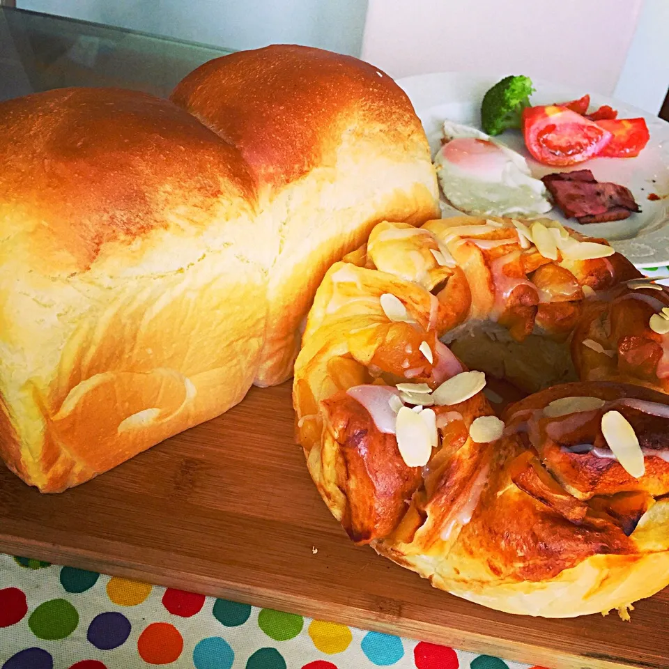 今朝の焼き立てパン〜🍞|ベルさん