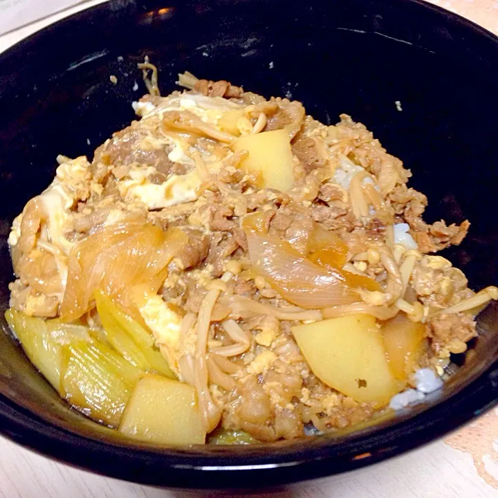 Snapdishの料理写真:すき焼き卵とじ丼|あやにん食堂さん