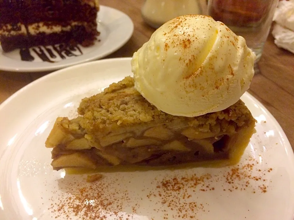 Apple Pie Ala Mode|Francis Joseph F. Magbitangさん