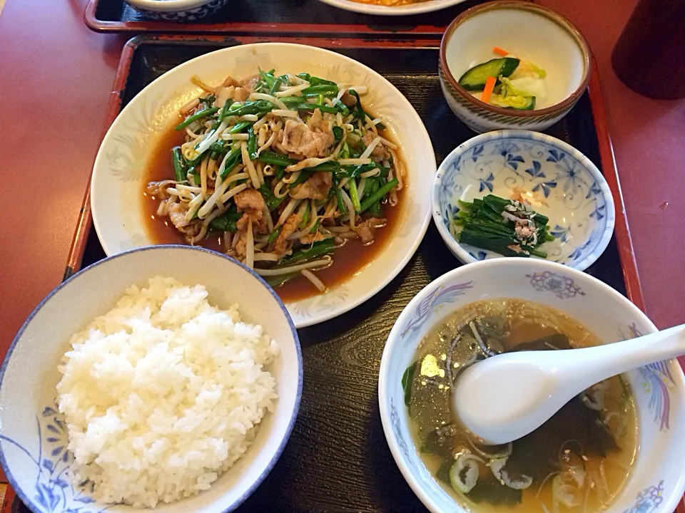 Snapdishの料理写真:肉ニラ炒め定食|市さん