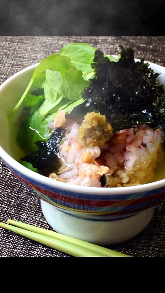 余った鯵の干物で鯵御飯。柚子胡椒を添えてお茶漬けに。|しゅう❷さん