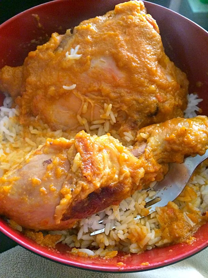 Spanish fried chicken, home made carrot and onion paste. Served over Peruvian white rice|J A N I Aさん