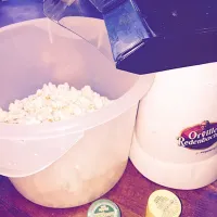 Air popped popcorn with lemon lime salt|Paula Johnstonさん