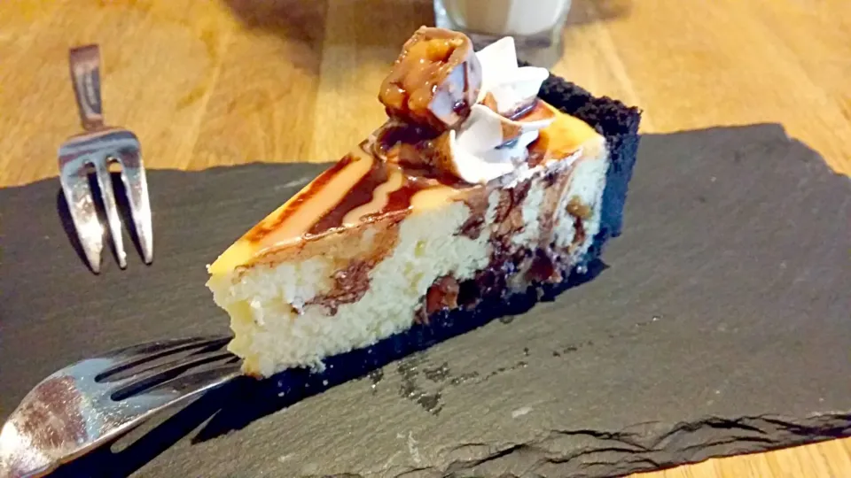 Snickers Cheese Cake|Cheryl Zengさん