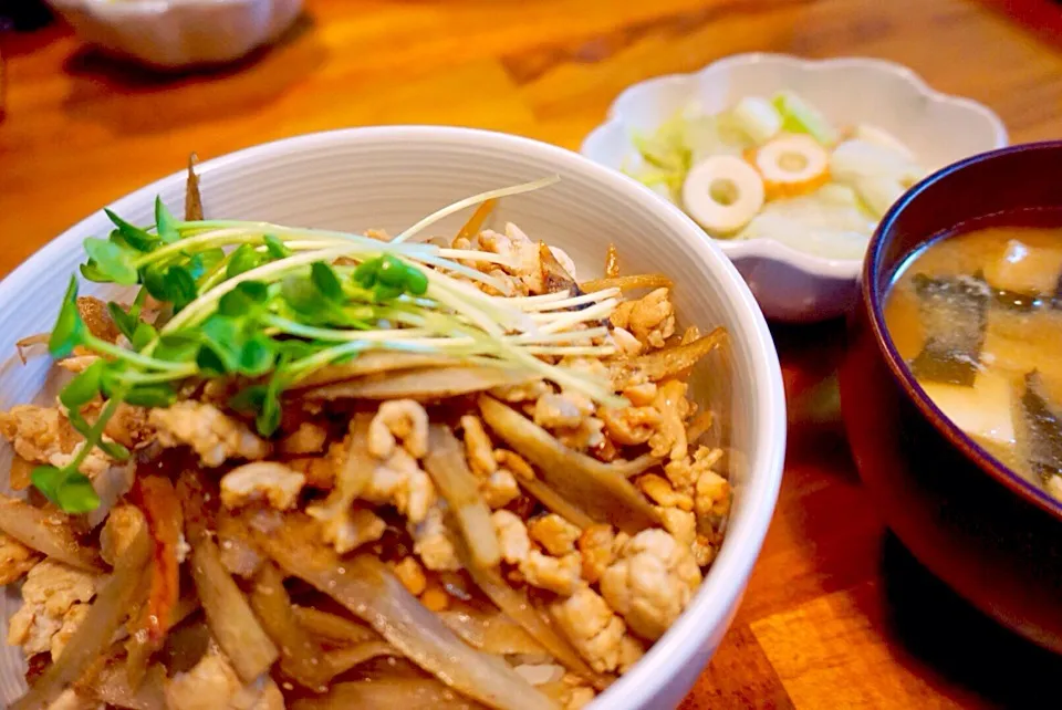 鶏そぼろ丼|たこさん