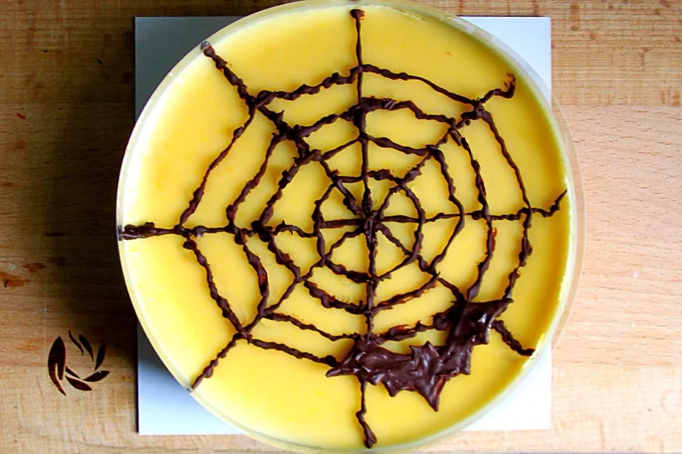 Snapdishの料理写真:Pumpkin & peach mousse cake|Misstyさん