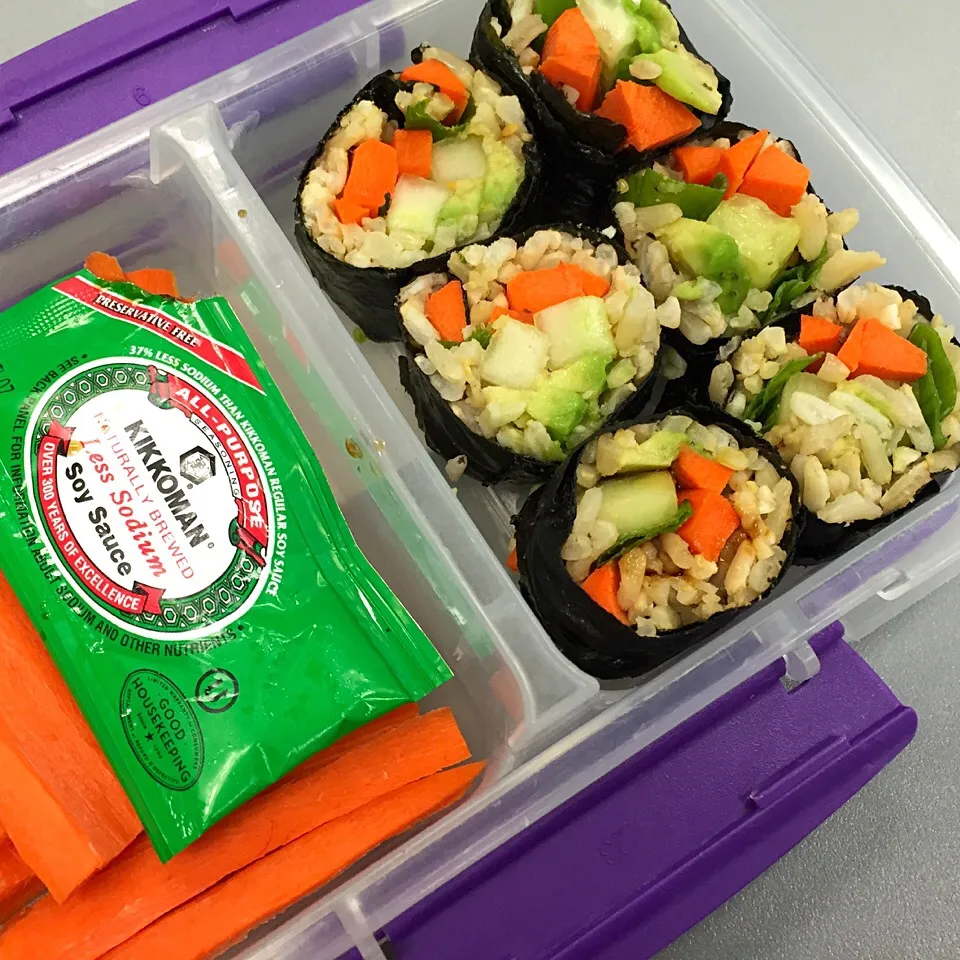 Vegan brown rice sushi 🍣|victoria valerioさん