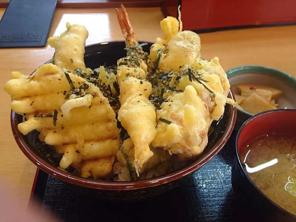 営業マンの昼ごはん  塩天丼|ぽんたさん