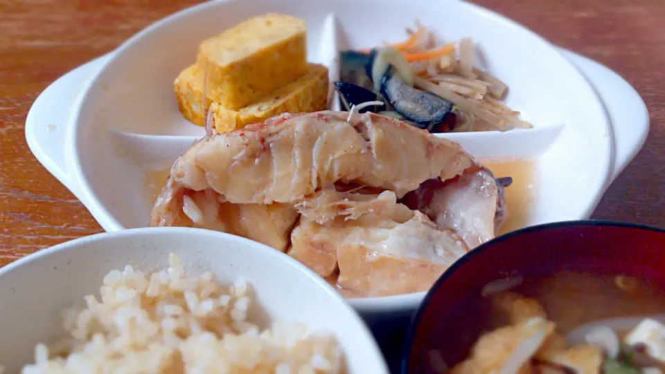 煮魚定食【赤魚】|プチテンよすさん