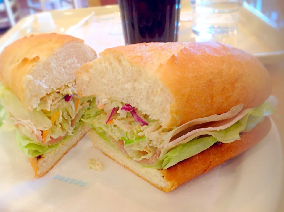 チキンと生ハムサンド😋アボカドソース👍|アライさんさん